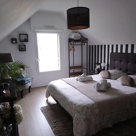 Bed and Breakfast Chez Helene Saint-Coulomb Exteriér fotografie