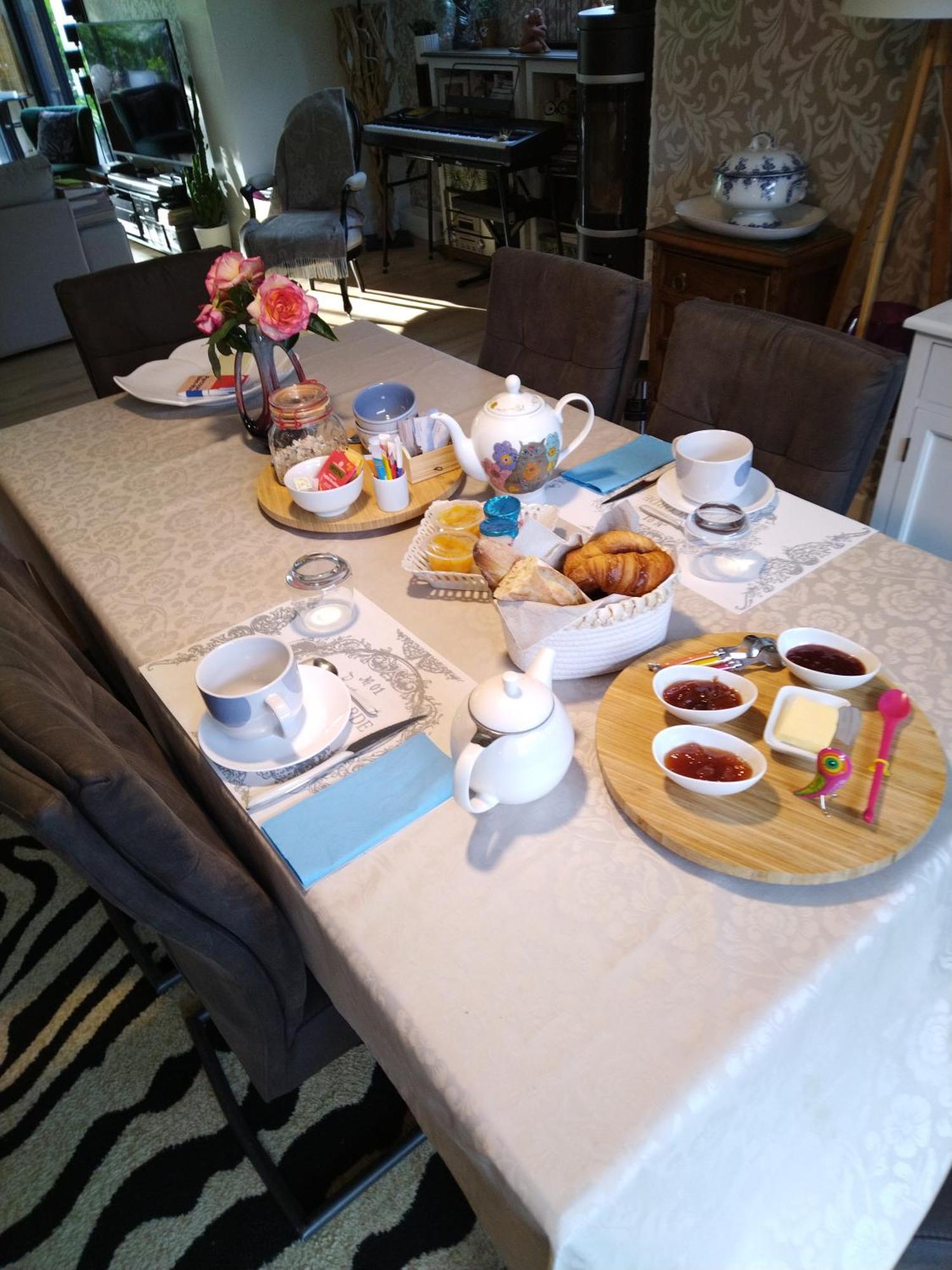 Bed and Breakfast Chez Helene Saint-Coulomb Exteriér fotografie