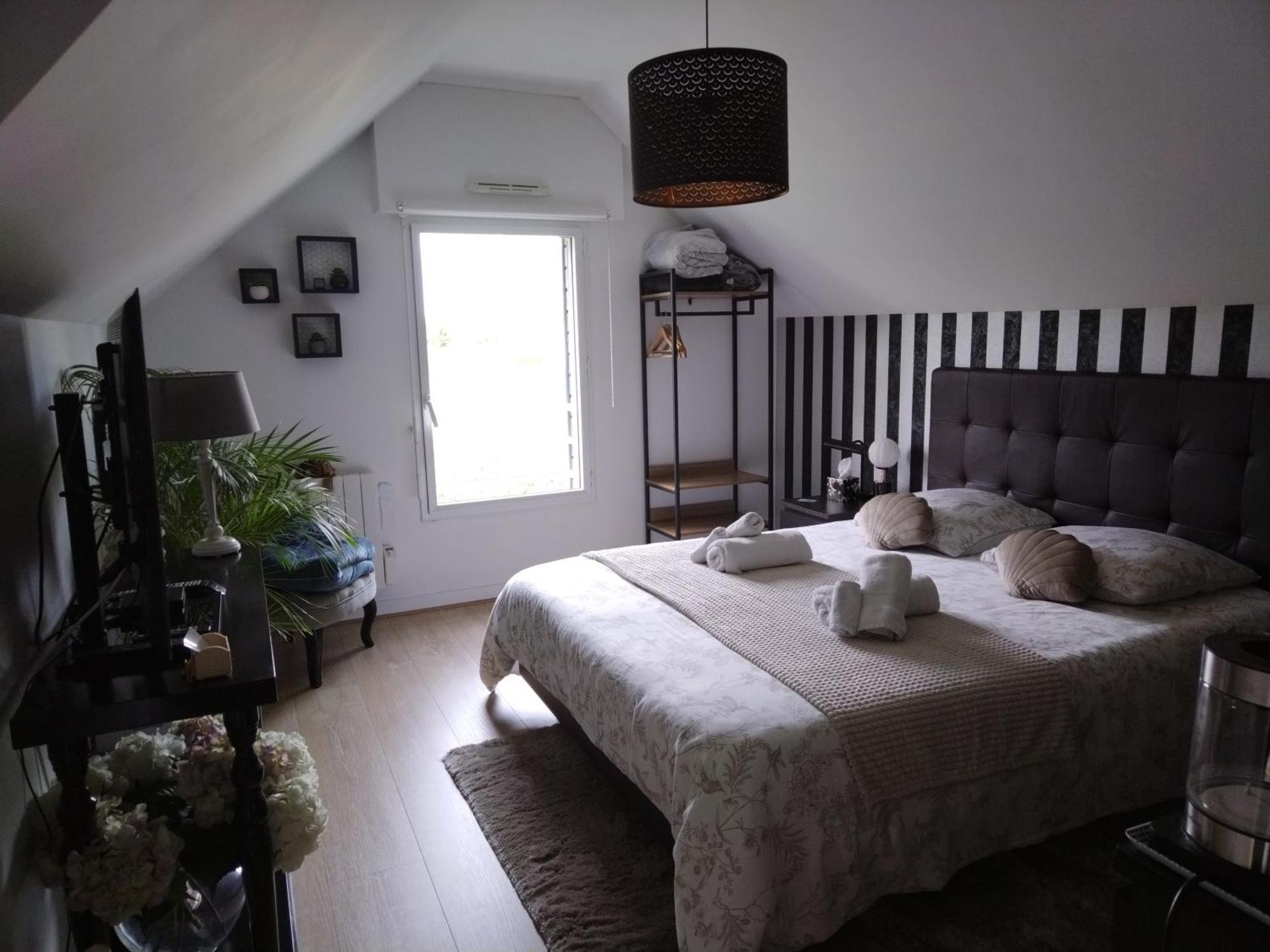 Bed and Breakfast Chez Helene Saint-Coulomb Exteriér fotografie